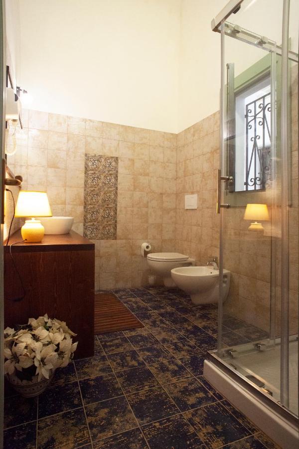 Case Vacanze "Residenze Trapanesi" Trapani Exterior foto